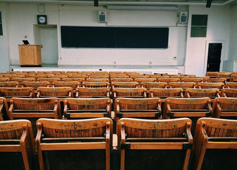 Chord Kisah Kasih di Sekolah: Lagu Kenangan yang Tak Pernah Luntur